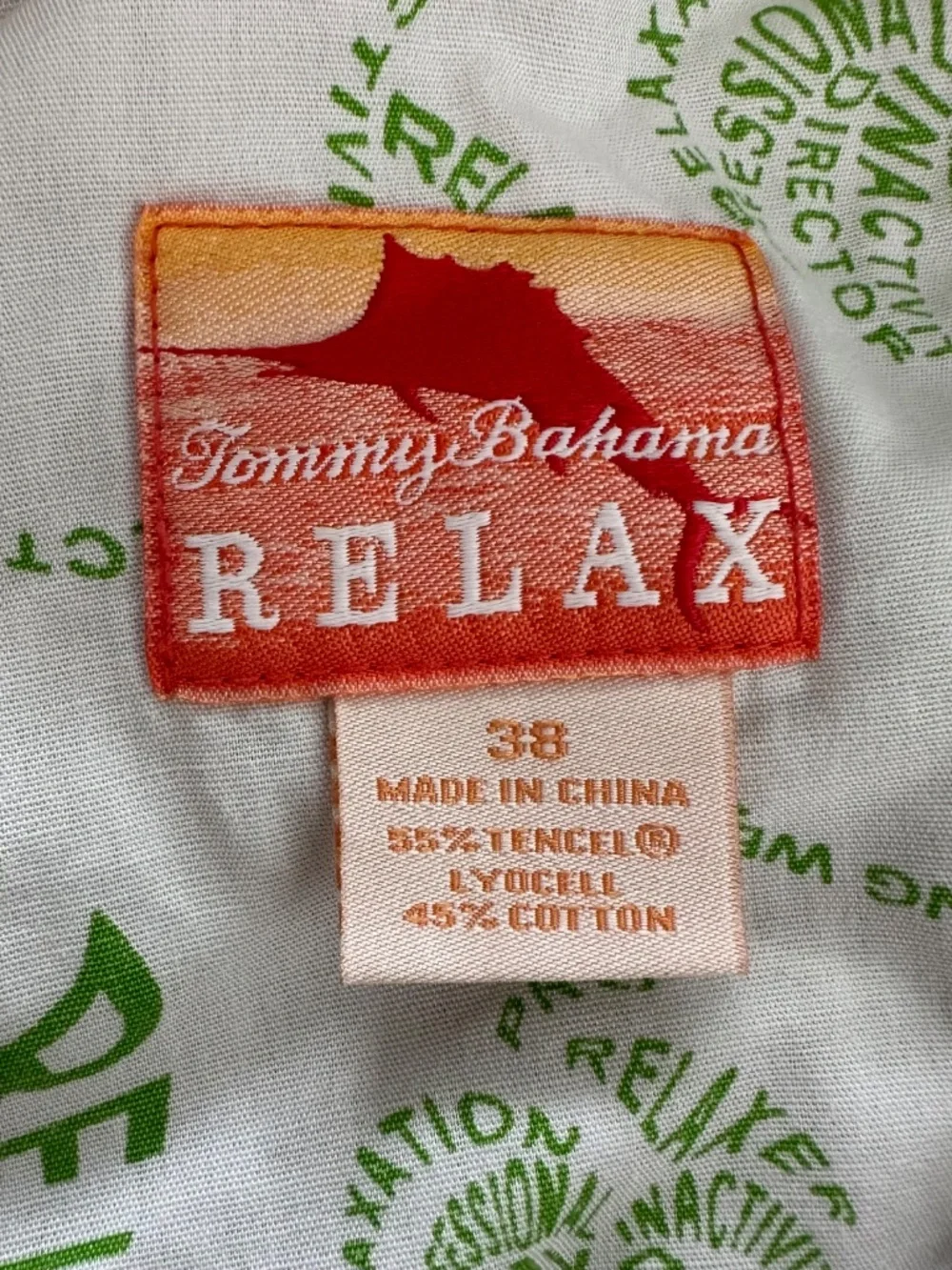 Tommy Bahama Relax Shorts Men’s Size 38 Beige Cargo Pockets Flat Front Outdoor - Picture 4 of 9